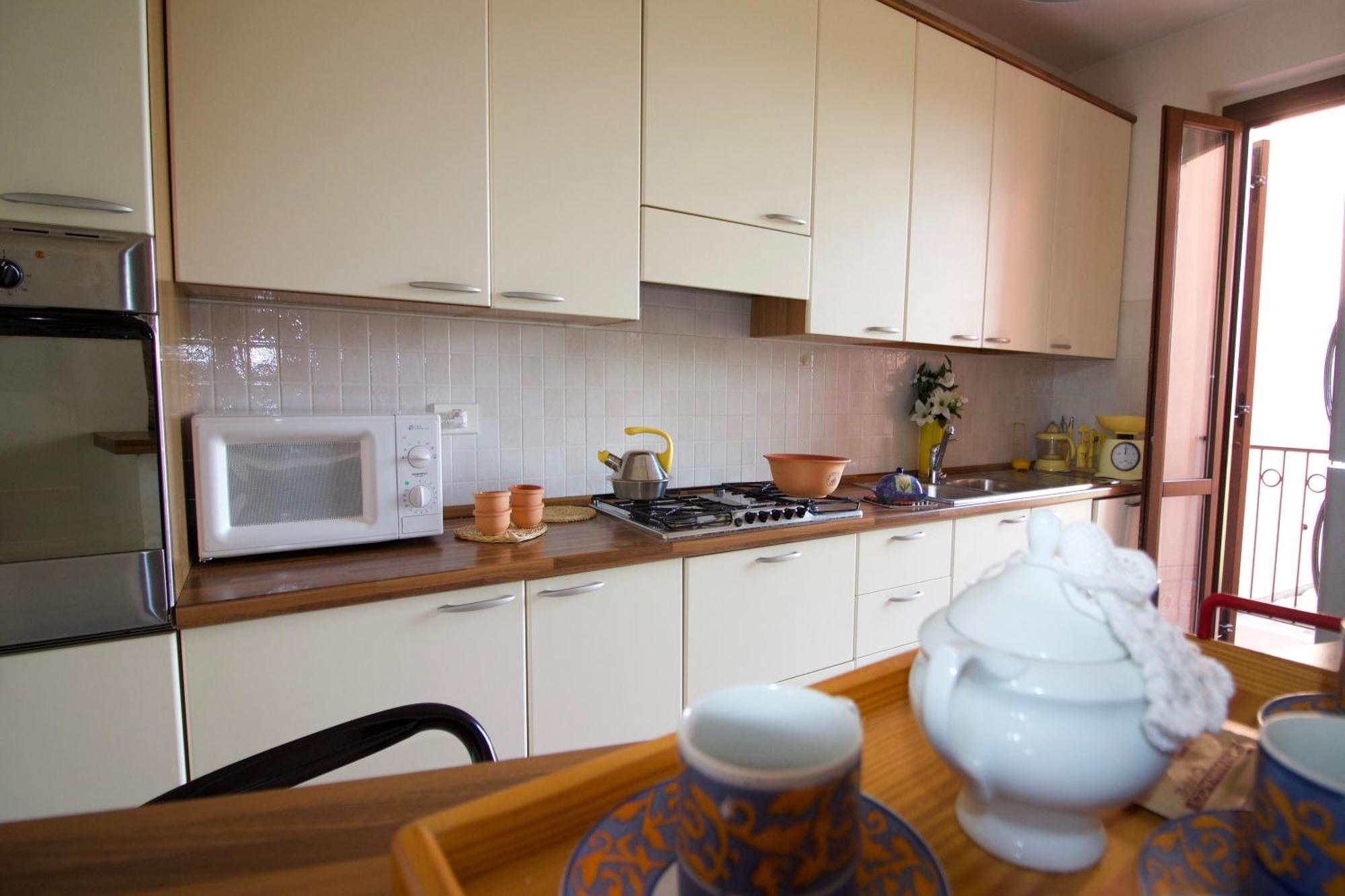 Sunflower Relax Pool And Terrace - Happy Rentals Lesa Εξωτερικό φωτογραφία